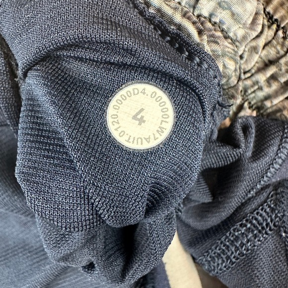 Lululemon Hotty Hot Short Size 4 Tall Digital Oasis W7AUIT - Picture 6 of 7